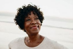 hairstyles-for-black-women-over-50